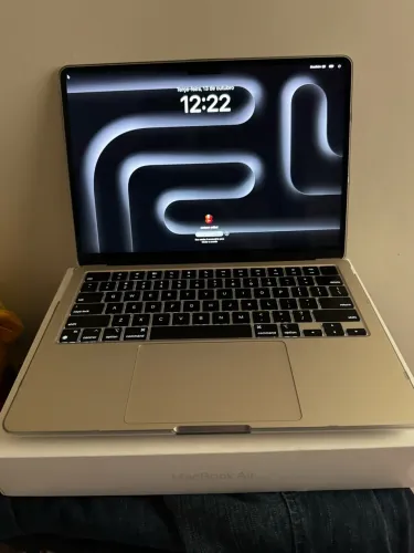MacBook M2
