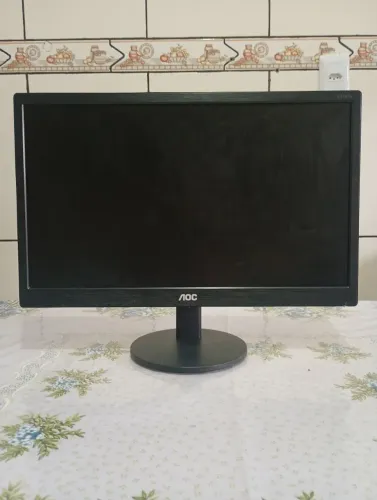 Monitor AOC 18,5" LED HD + Cabos