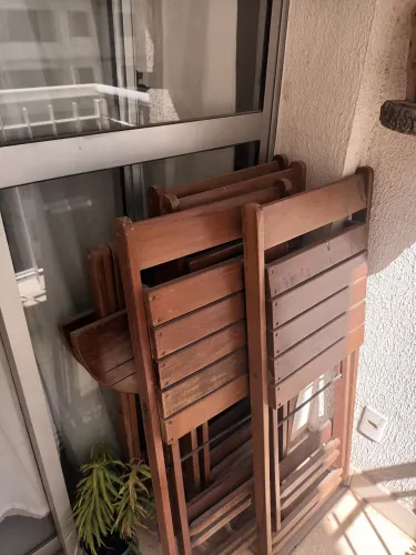 Mesa bistrô com 4 cadeiras maciça