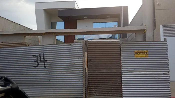 Imagina sua casa com uma fachada moderna,um portão feito sob Medida e um acabamento lindo