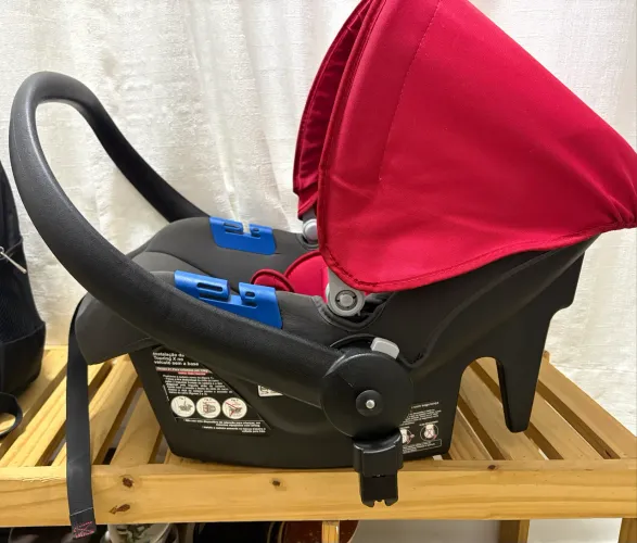 Bebê Conforto Touring X vermelho + Base Touring Burigotto