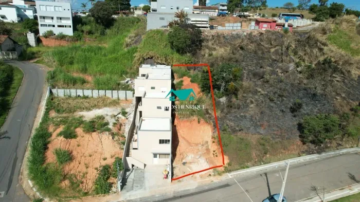 Lindo Terreno em Pedra Bela: Seu Próximo Investimento com Vista Panorâmica!