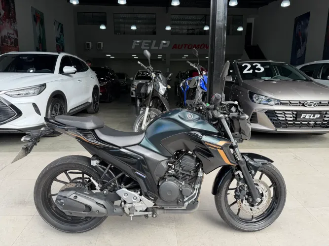 Yamaha Fazer 250 2024 único dono 15 mil km apenas