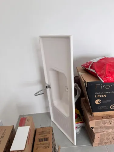 Pia de cozinha com torneira