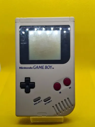 Gameboy Clássico DMG. Tela quebrada.