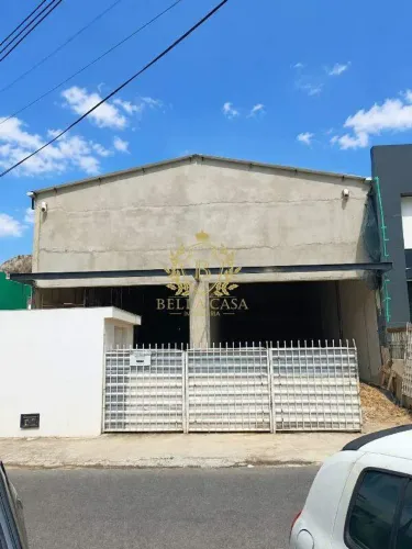 Loja Comercial de 210 m² para Locação  Centro, Araruama/RJ