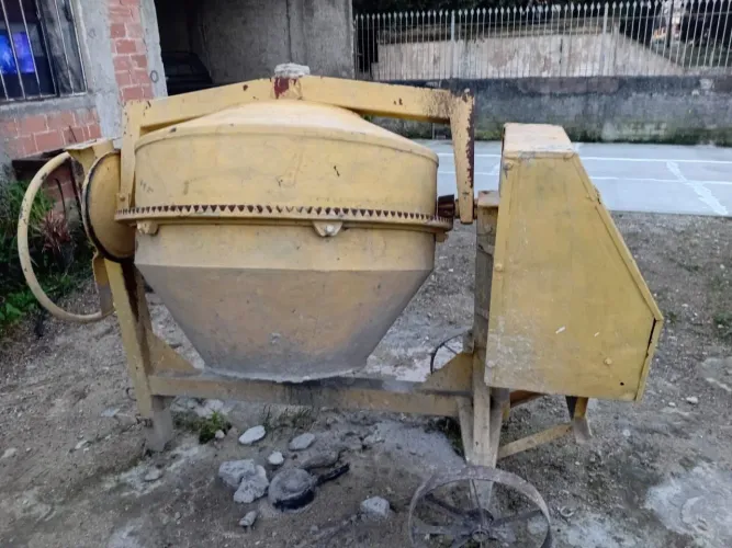 Vendo Betoneira 450 litros