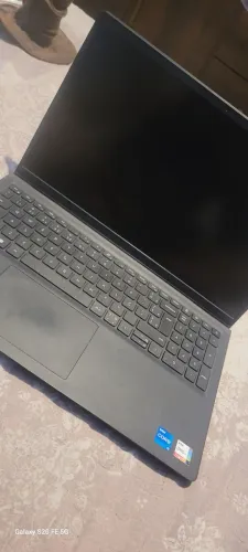 Dell Inspiron 3520