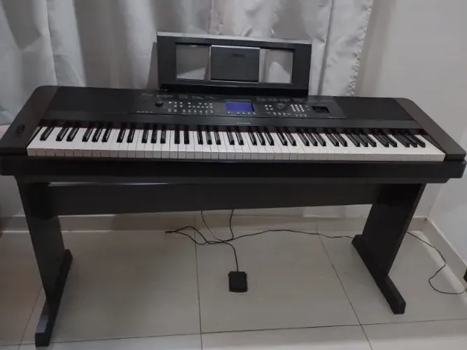 Piano digital DGX 650