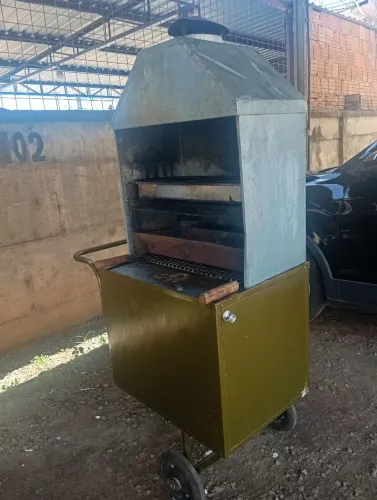 Carrinho de espetinho móvel 