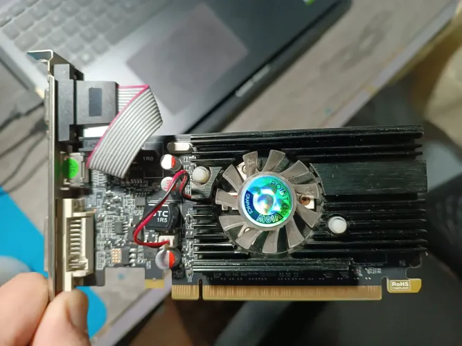 Placa de vídeo gt210
