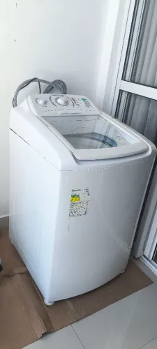 Máquina de lavar roupa Electrolux 10kg, 127V. Molas e pés novos. Pronta para uso. 