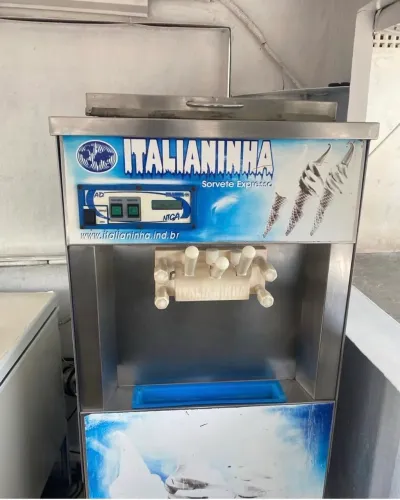 Máquina de sorvete italianinha para reposição de peças 