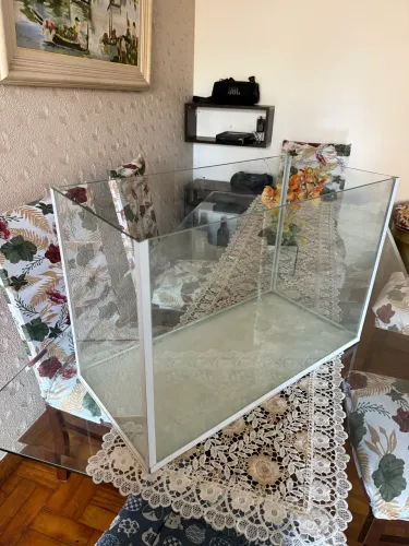 Aquário 70L usado 