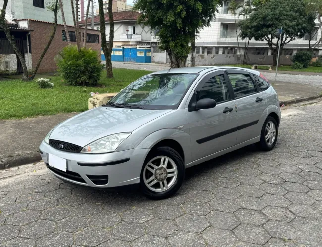 Ford Focus 1.6 S/se/se Plus Flex 8v/16v 5P 2009