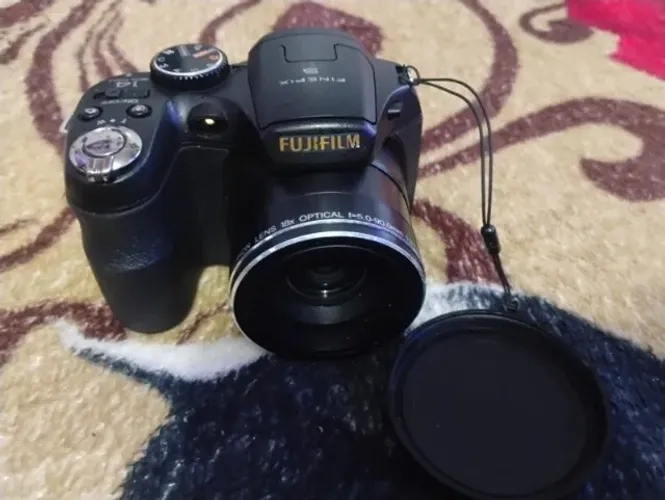 CAMERA FUJIFILM FINEPIX E EM OTIMO ESTADO E FUNCIONANDO BEM !!