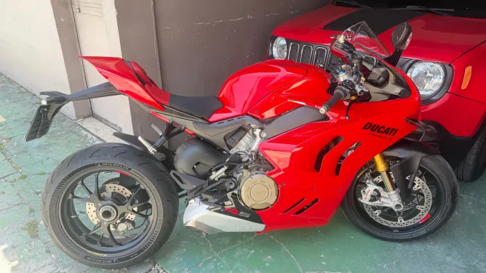 Panigale V4S