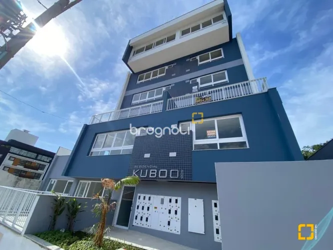 Apartamento mobiliado com 51,32 m², varanda, 1 vaga, no Centro de Florianópolis