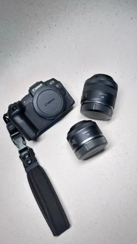 Kit: Canon RP (180k de cliques) - Lente 35mm RF 1.8 - Lente 16mm RF 2.8