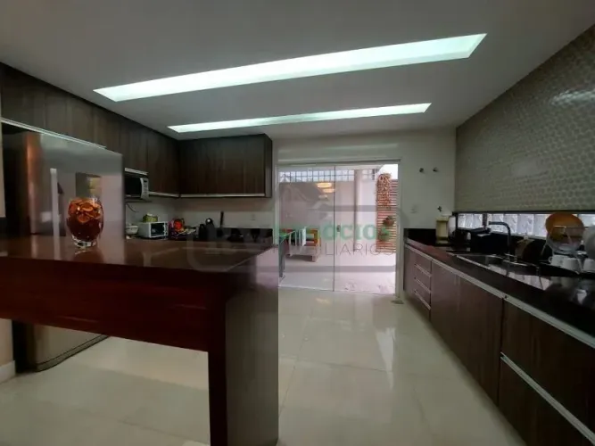 MAR/RV5464 MAGNIFICA CASA FUNIONAL EM OTIMA LOCALIZAÇÃO DO QUINTAS DAS AVENIDAS EM JUIZ DE