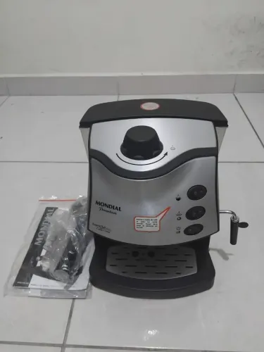 Cafeteira expresso Mondial Coffee Cream Premium