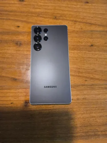 S25 Ultra 512 com 1 ano de uso