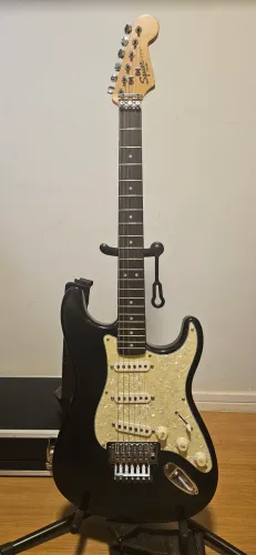 Guitarra Squier Stratocaster MODIFICADA! Tex Mex. Floyd Rose Gotoh