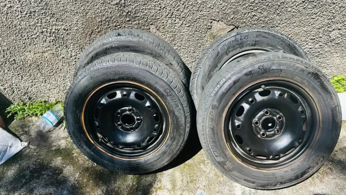 Jogo 4 Rodas de Ferro Aro 14 + Pneus Remold 175/70R14 Usados