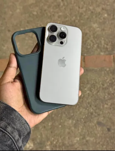 iPhone 16 pro 128gb desert 