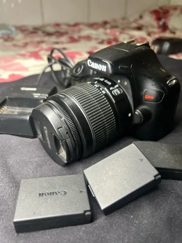CÂMERA CANON T5i