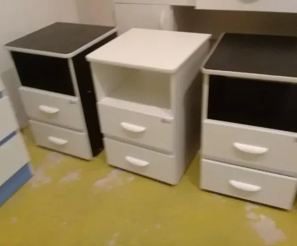 Mesa De Cabeceira Com 2 Gavetas Branco 100% MDF (NOVO)