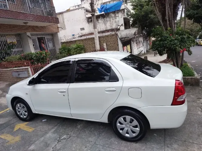 Toyota Etios XS Sedan 1.5 Flex 16V 4P Mec. 2016