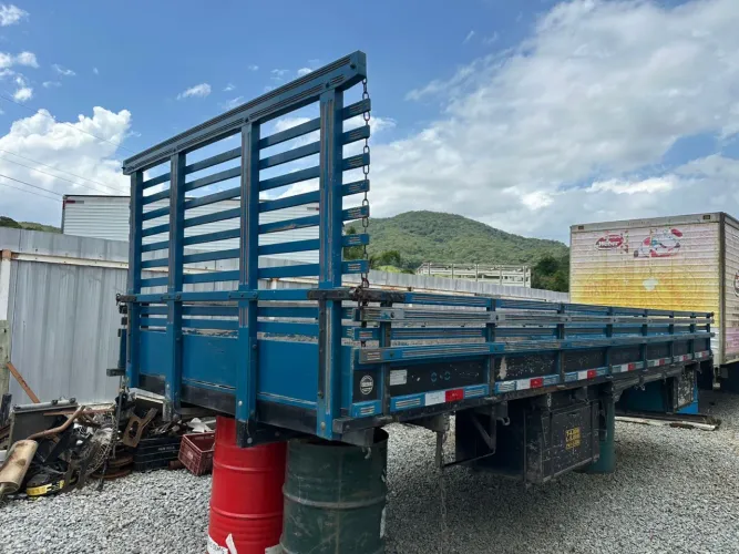 Carroceria de Madeira 5.95 Metros Caminhão ¾.