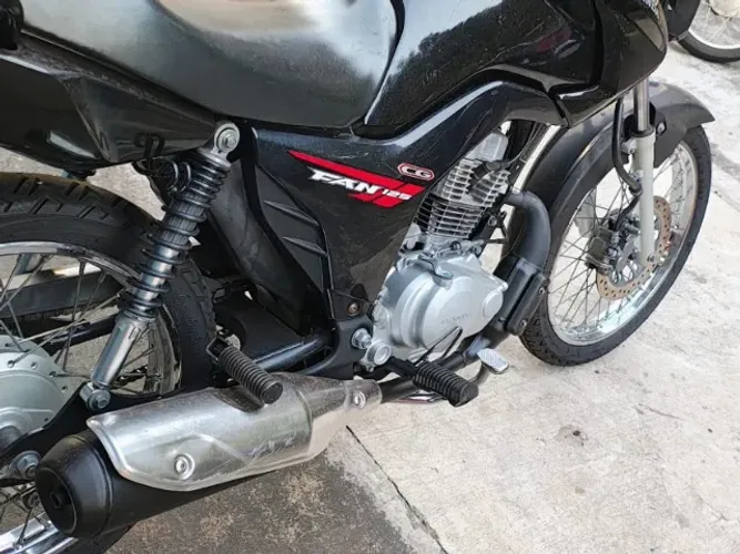 Moto Honda FAN 125 ESD - Ano 2015 - partida e freio a disco