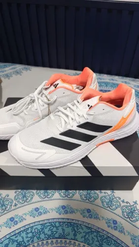tênis adidas