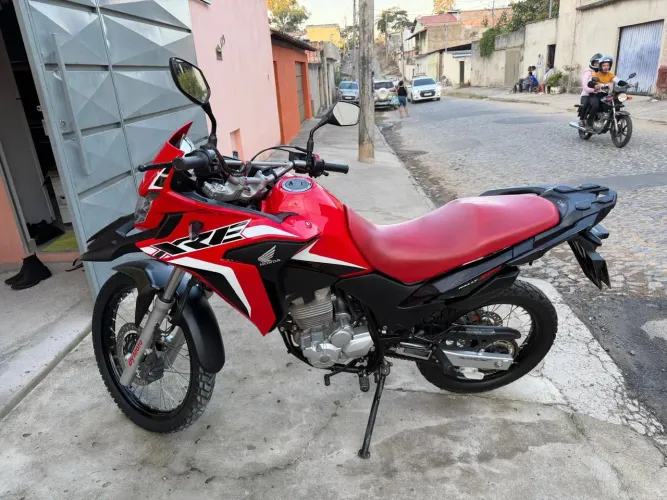 XRE 300 único dono,moto consservada