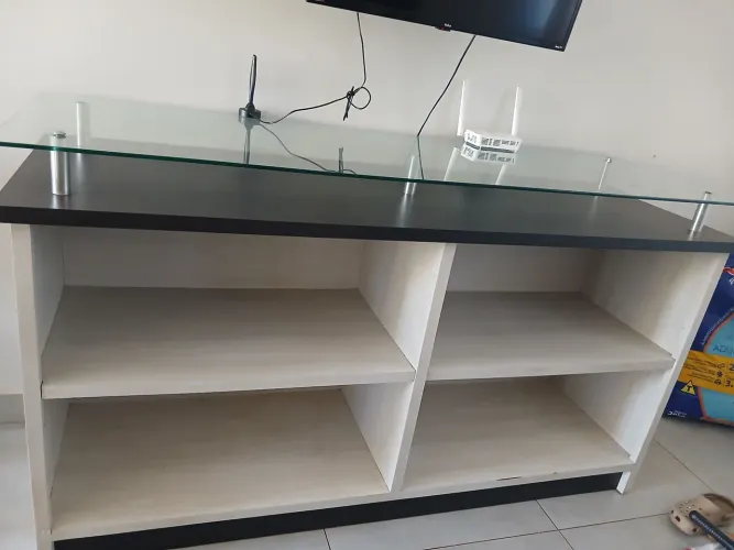 Vendo balcão tampa de vidro. 1.80 por 60 Valor 280