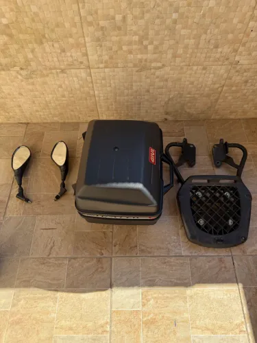 Bai givi complete com suporte + retrovisor
