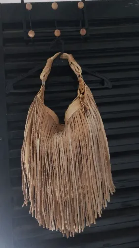 Bolsa grande Ávida em couro 