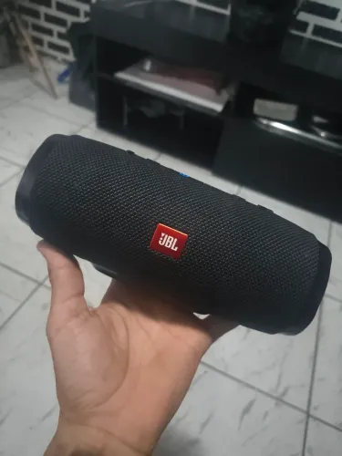 Caixa jbl charge 3