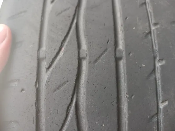 Pneu Bridgestone 185/55 Aro 16