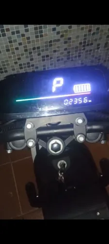Moto elétrica semi nova