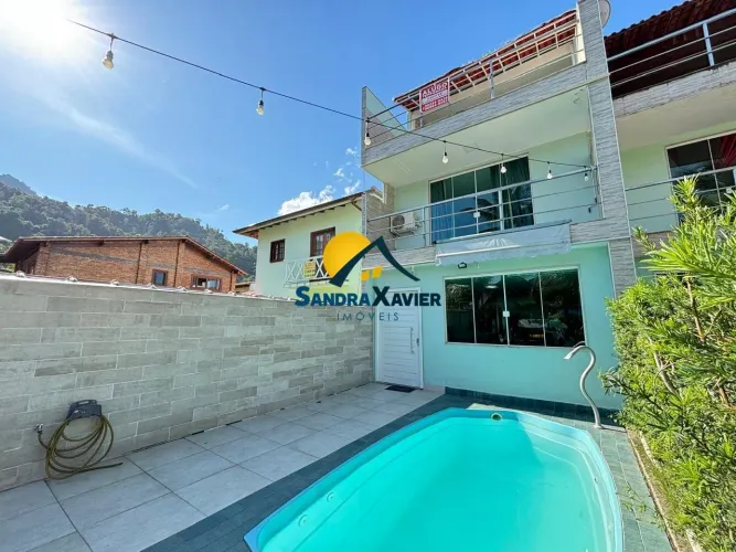 CASA DE 3 QUARTOS COM PISCINA À VENDA EM GARATUCAIA, ANGRA DOS REIS - RJ