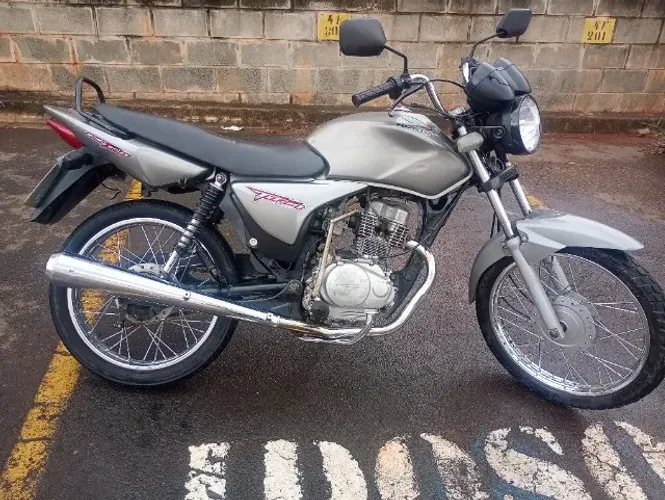 Vende Titan 150 ks