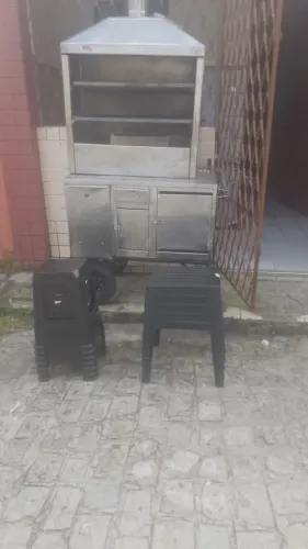 Carrinho de espetinhos