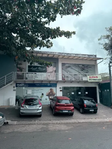 Alugo excelente loja térrea no bairro da Prata. 