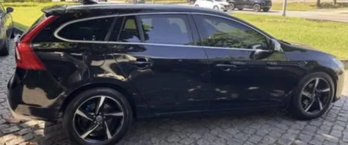 Volvo V60 T-5 R-desing 2.0 5P 2014