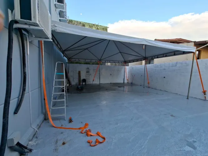 Tenda branca galvanizada 12x12