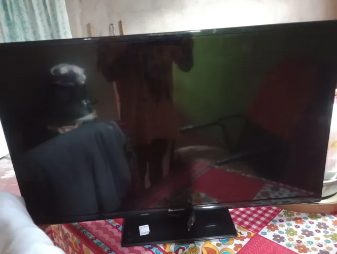 Televisão Panasonic 32' com defeito