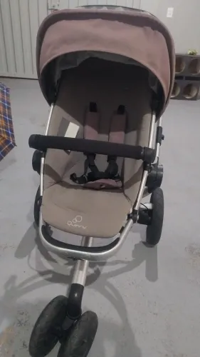 Carrinho de bebê Quinny